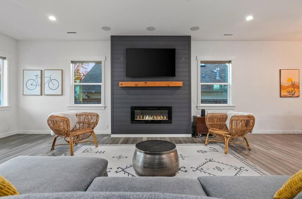West End Apartment | Walk to the waterfront - Charmwood House in Tacoma