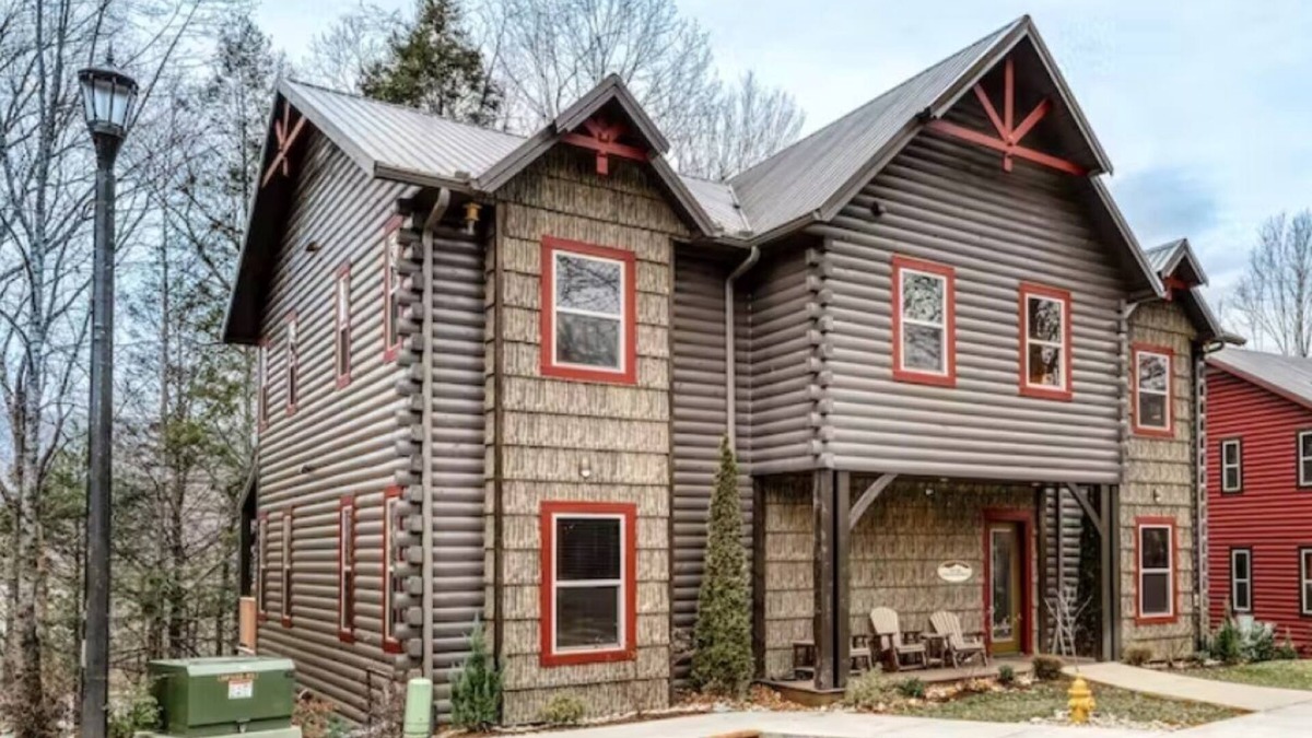 Gatlinburg Cabin | Walk to Town Gatlinburg-Sleeps 60! Hot Tub, Pool Access, Game & Theater Room