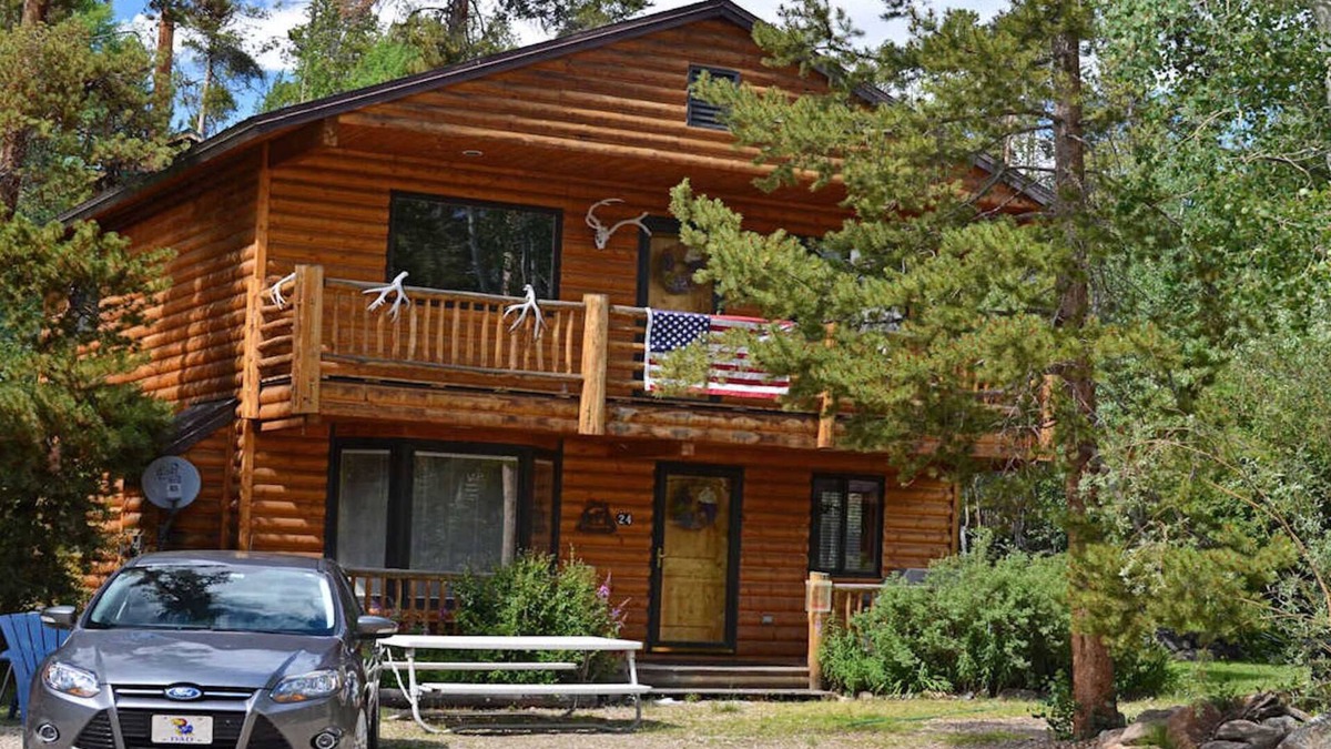 Grand Lake Cabin | Walk To Town, Lake, Private Beach! Gateway to RMNP on the LAKE