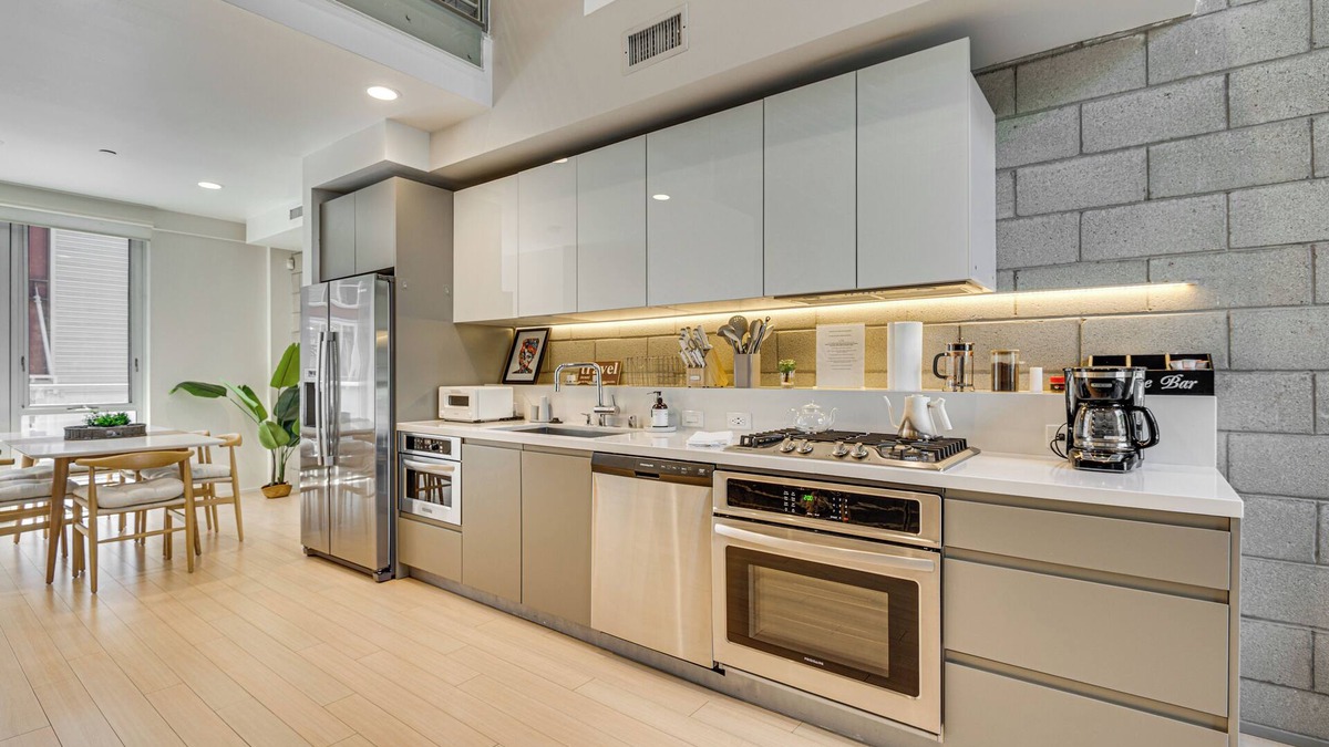 Los Angeles House | Walk to Universal Studios: Loft-Style LA Home