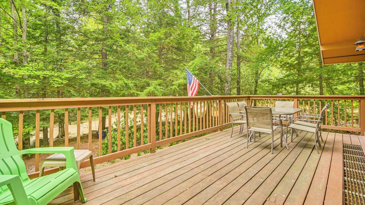 Eidelweiss Village Cabin | Walk to Water: Outdoor Gem w/Bunkhouse in Madison