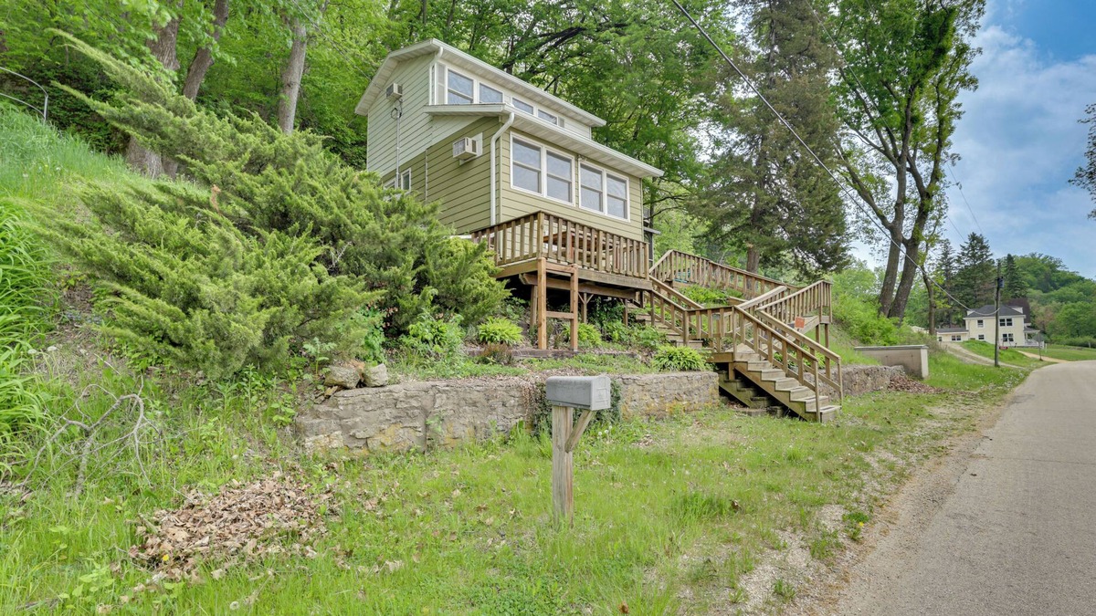 Bagley Cabin | Walk to Wyalusing Beach: Cabin w/River View!