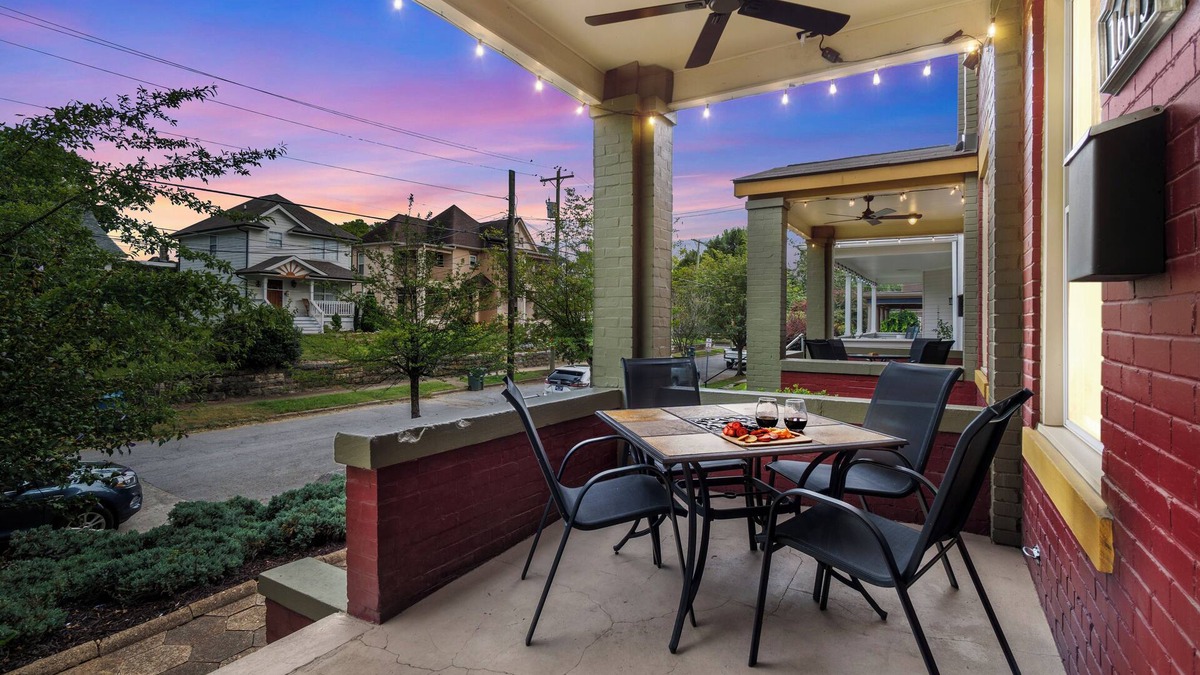 Downtown Chattanooga House | Walk & Wander - Choo Choo, Eats, Southside Fun - Sleeps 12