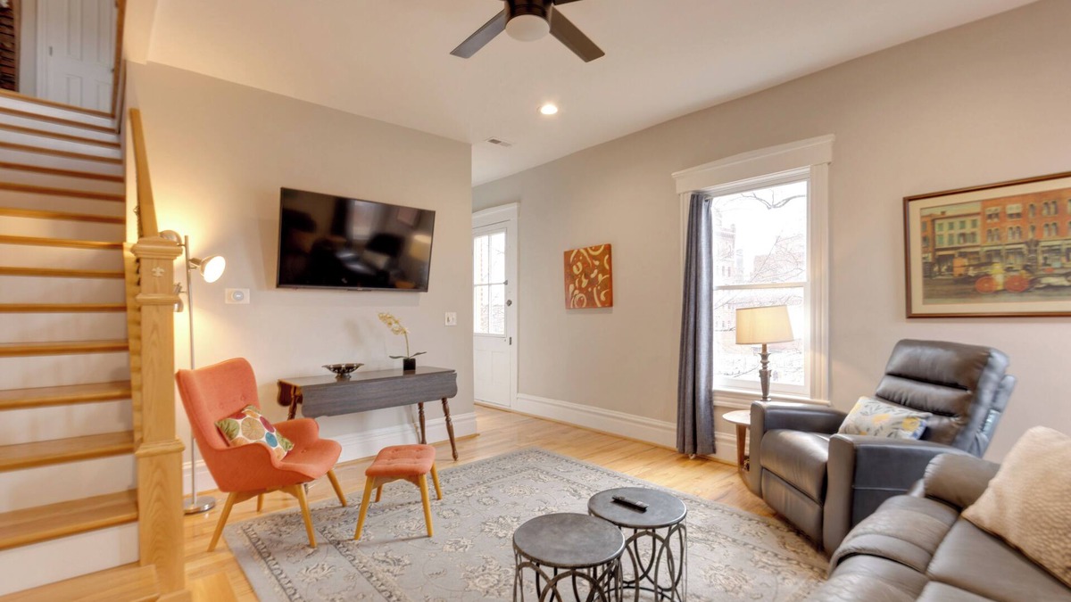 Benton Park Apartment | Walkable Area: Spacious Apt in Dtwn St Louis