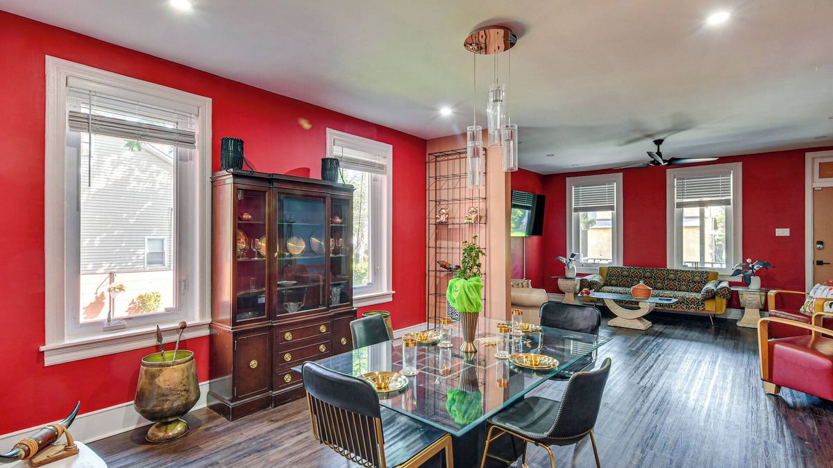 Morton House | Walkable Neighborhood: Updated Morton Home!