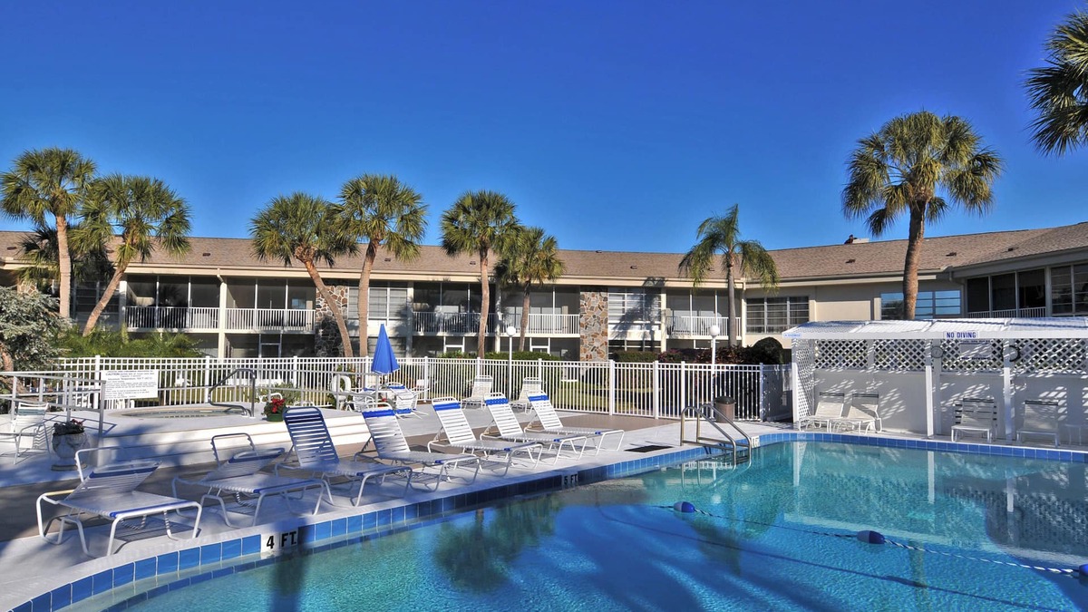 Saint Armands Key Condo | Walkable to Beach, Restaurants, Entertainment & More!