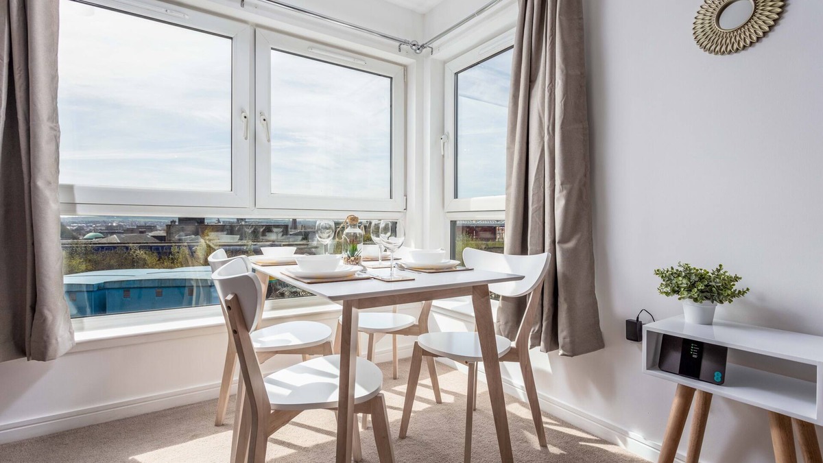 Kilmarnock Apartment | Walker Suite No52 - Donnini Apartments