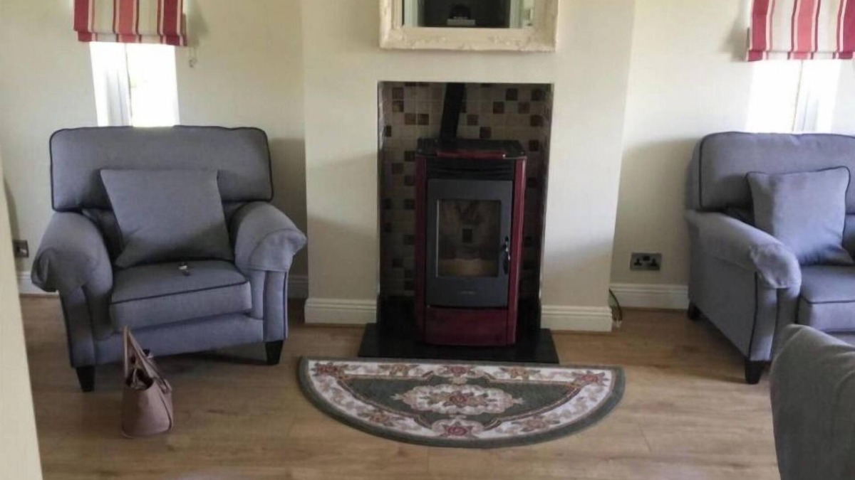 Adare Apartment | walking distance Adare Village Manor, Hotels, Restaurant’s, Pubs, Golf Course