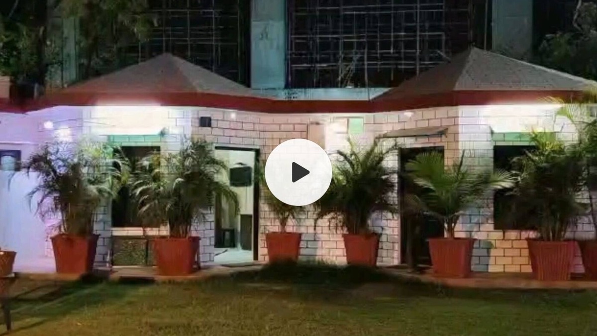 Jaipur District Resort | Walking distance jaipur international airport terminal2 big garden area room.