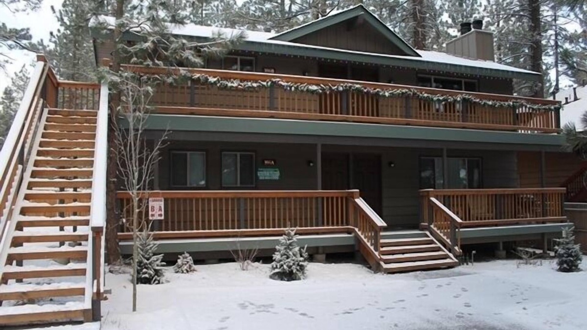 Summit Estates Cabin | Walking distance to Snow Summit!