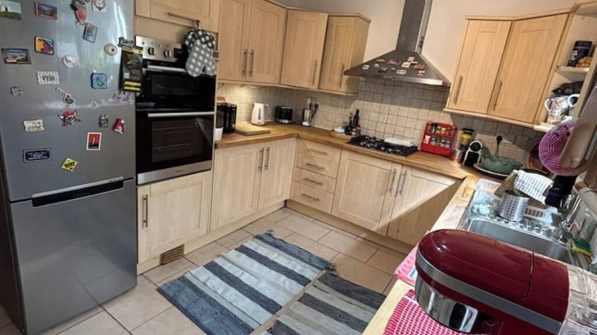 South Norwood House | Walking distance to crystal palace triangle. Modern townhouse 4 bedrooms