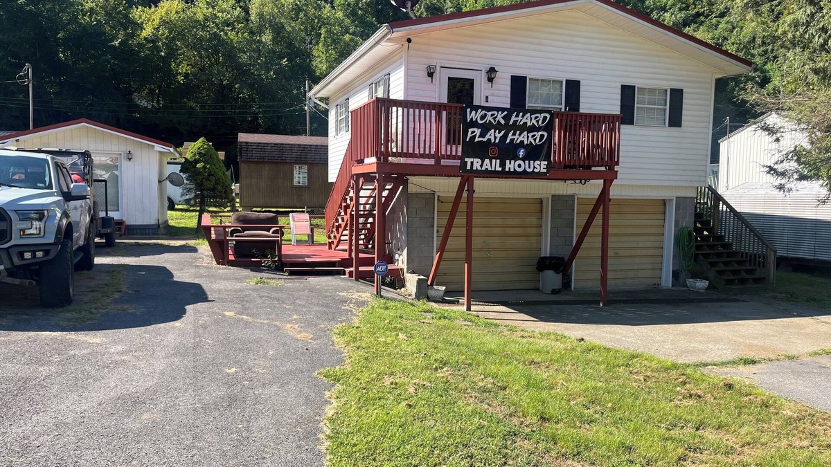 Matewan House | Walking distance to gas station/riding passes, and the famous Sherry Bo’s diner