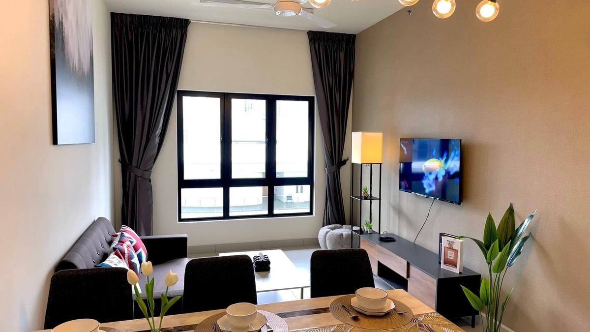 Cyberjaya Apartment | Walking distance to the University of Cyberjaya. Family-sized condo for 4Pax!