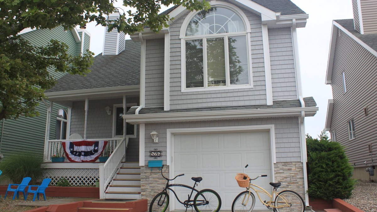Manasquan House | Walking Distance to the Beach, Beautiful Sunset Views + Voted #1 Beach in NJ.