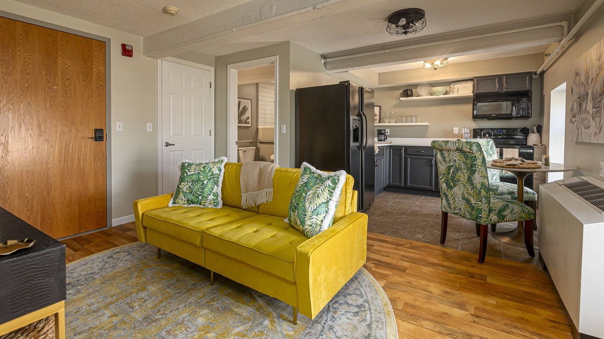 Carbondale Apartment | Walking Distance to Campus, Food & Entertainment!