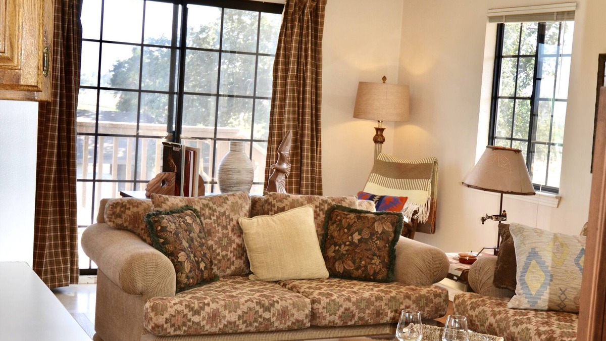 Solvang Other | Walking distance to Los Olivos on working ranch in wine country.