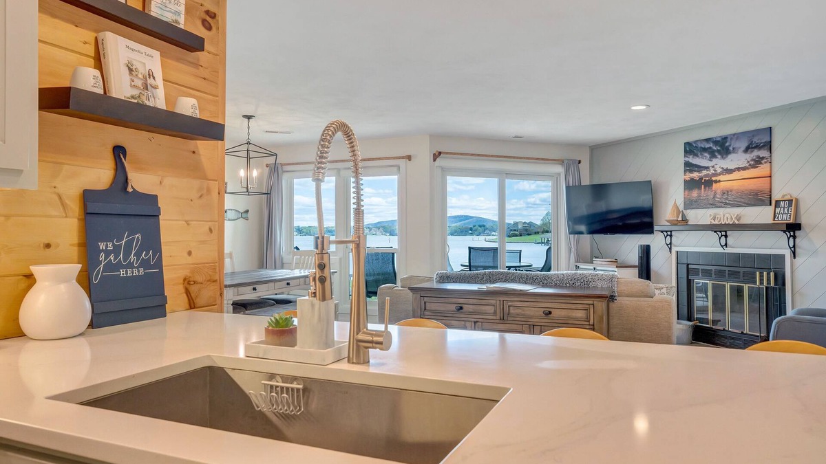 North Shore Condo | Walkout waterfront condo located in Bernard's Landing at Smith Mountain Lake!