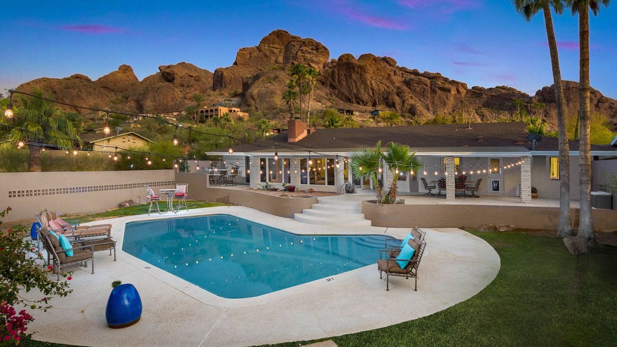Paradise Valley House | Wall Street Journal Featured 6 Bed - 5 Bath Lux Villa