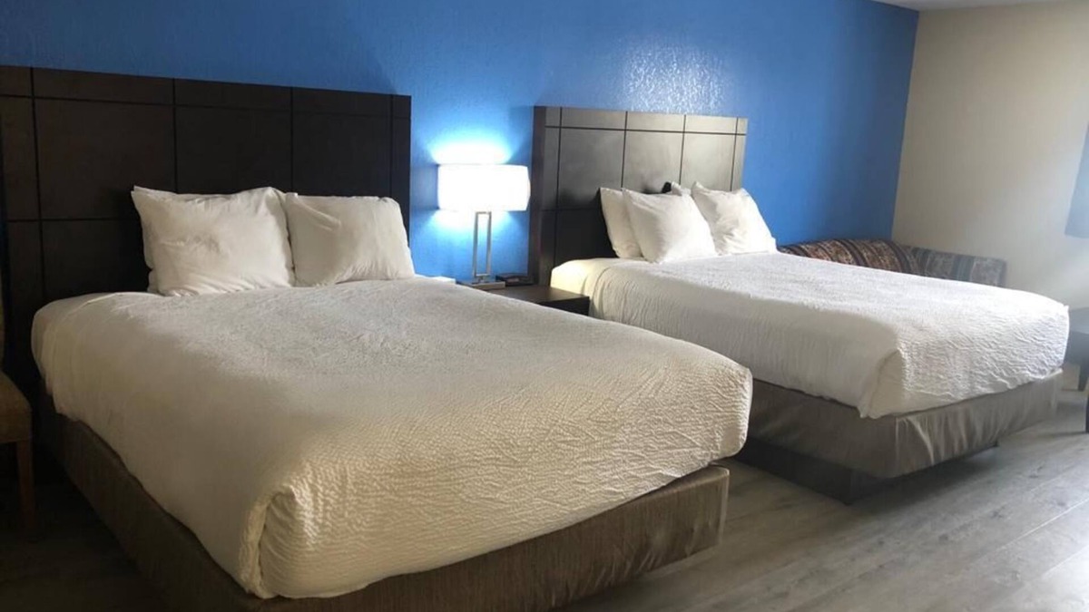 Wallaceburg Hotel | Wallaceburg Inn