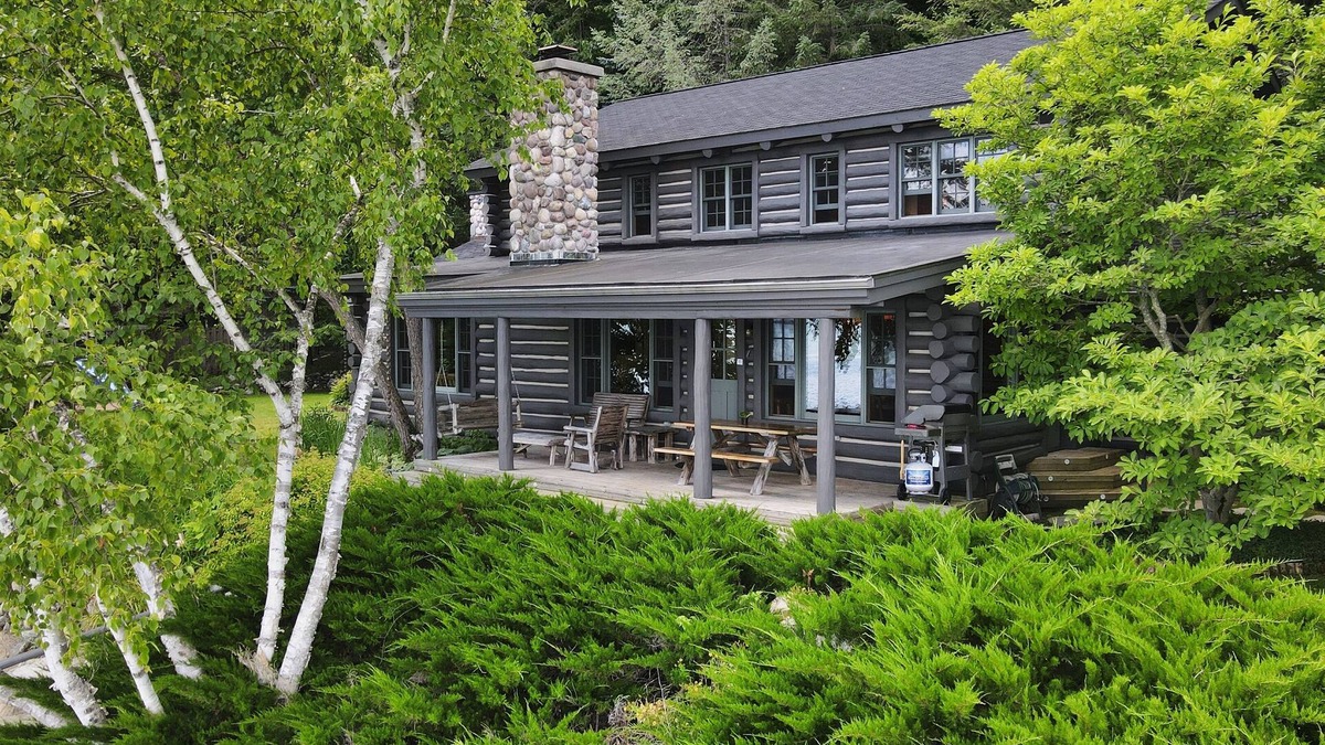 Boyne City House | Walloon Lake Randall's Point - At the End of the Path