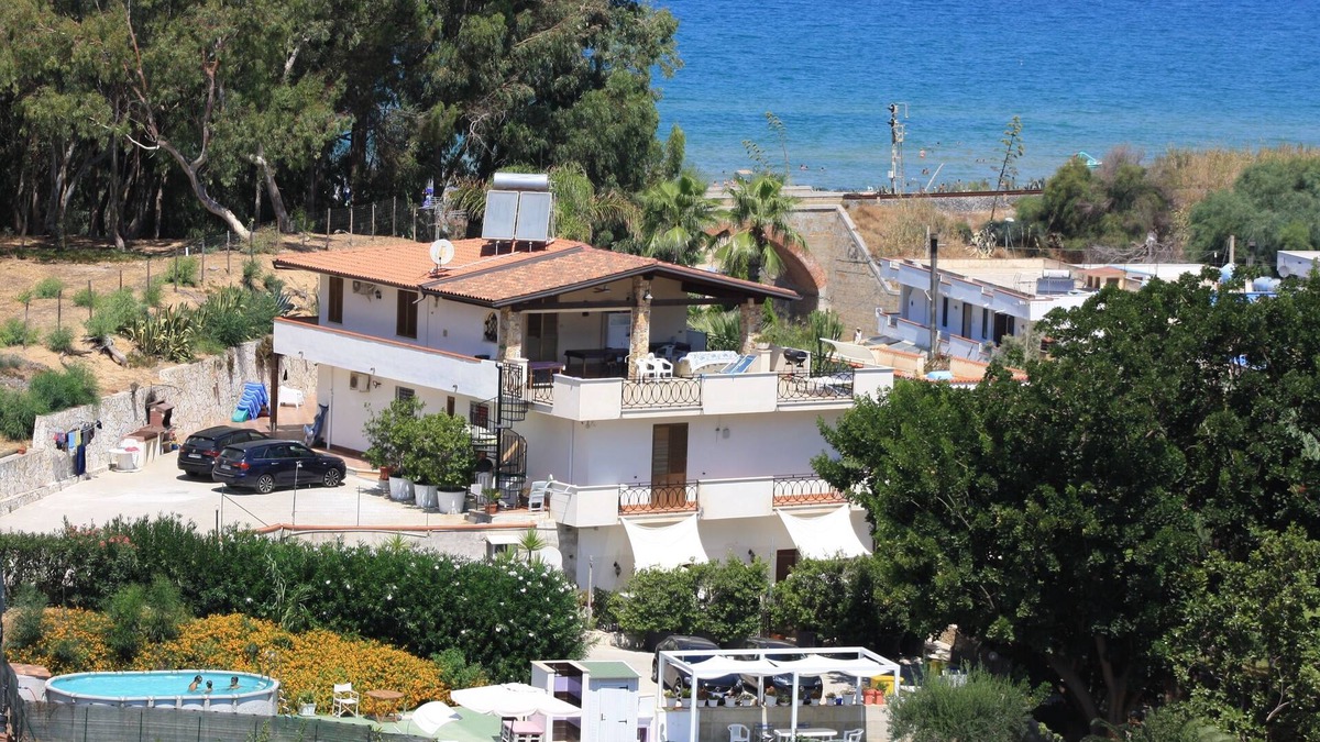 Balestrate Villa | Walter apartment at 150 mt. from the beach.
