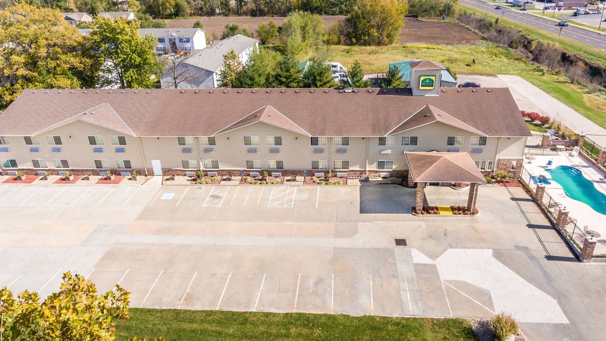 Wamego Hotel | Wamego Inn and Suites
