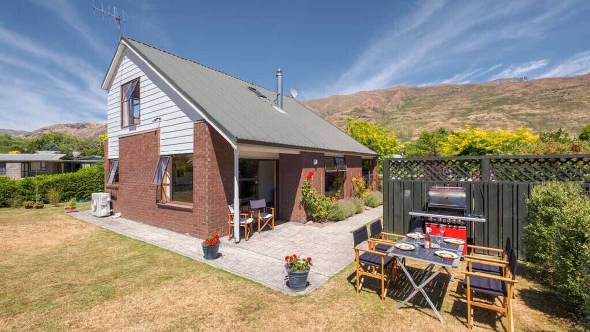 Wanaka Cottage | Wanaka Tranquility - Wanaka Holiday Home