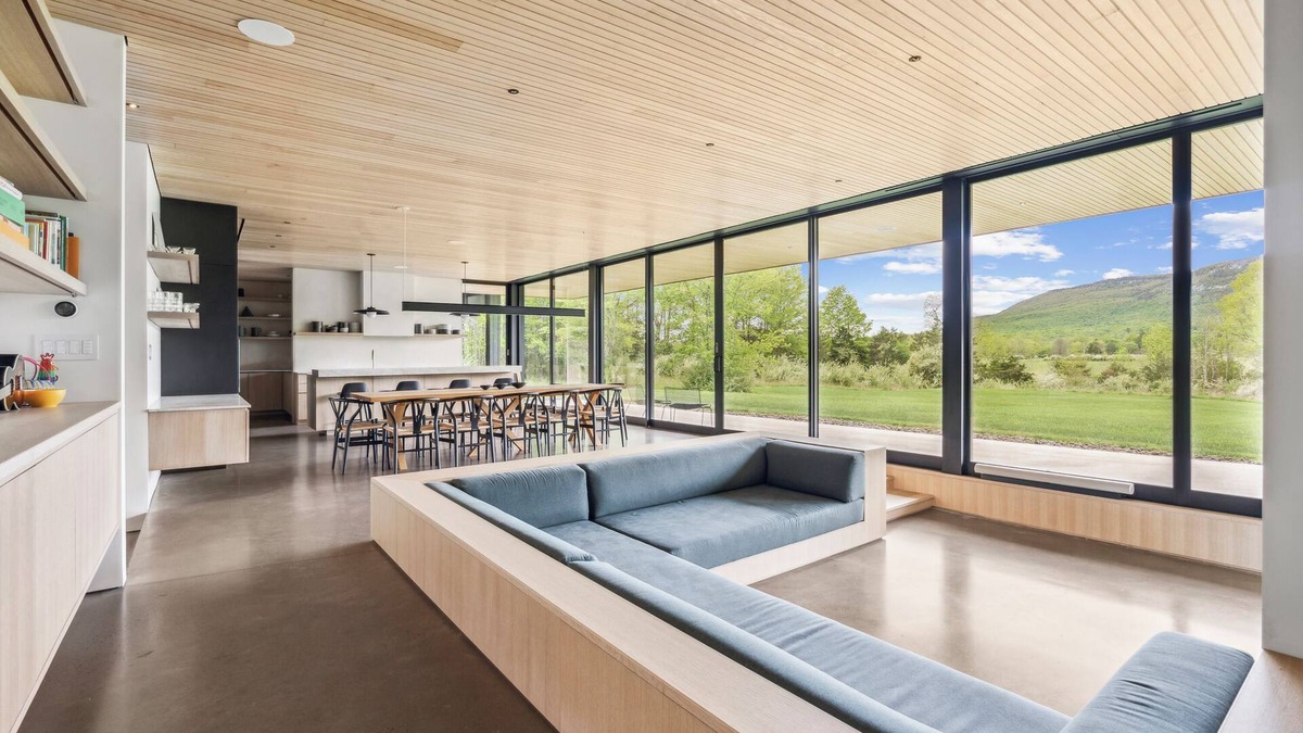 New Paltz House | Wander Black Creek sleeps 8, w/Hot tub & Workstations, 4 Bedrooms