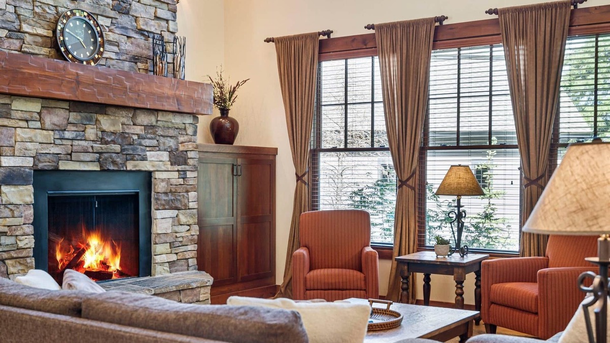 Tamarack House | Wanderlust Estate Home - Beautiful Estate Home|Gas Fireplace|Outdoor BBQ