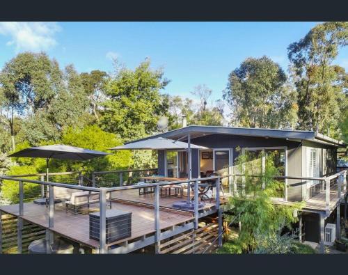 Jamieson House | Wanyiora - Lake views and family friendly