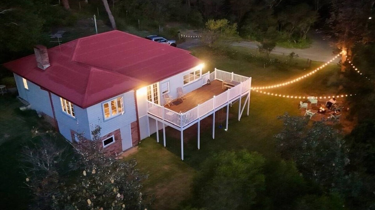 Lawson Cottage | Waratah House - Blue Mountains family friendly retreat.