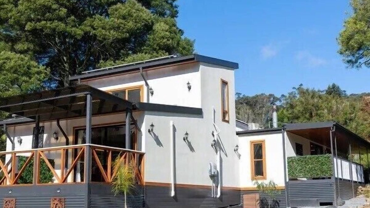 East Warburton House | Warburton 4 bedroom house near all of Warburton attractions, right on the yarra