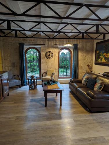 Vendee - Sevre - Autise House | Warm 2 bedroom stone house with garden - Dodo et Tartine