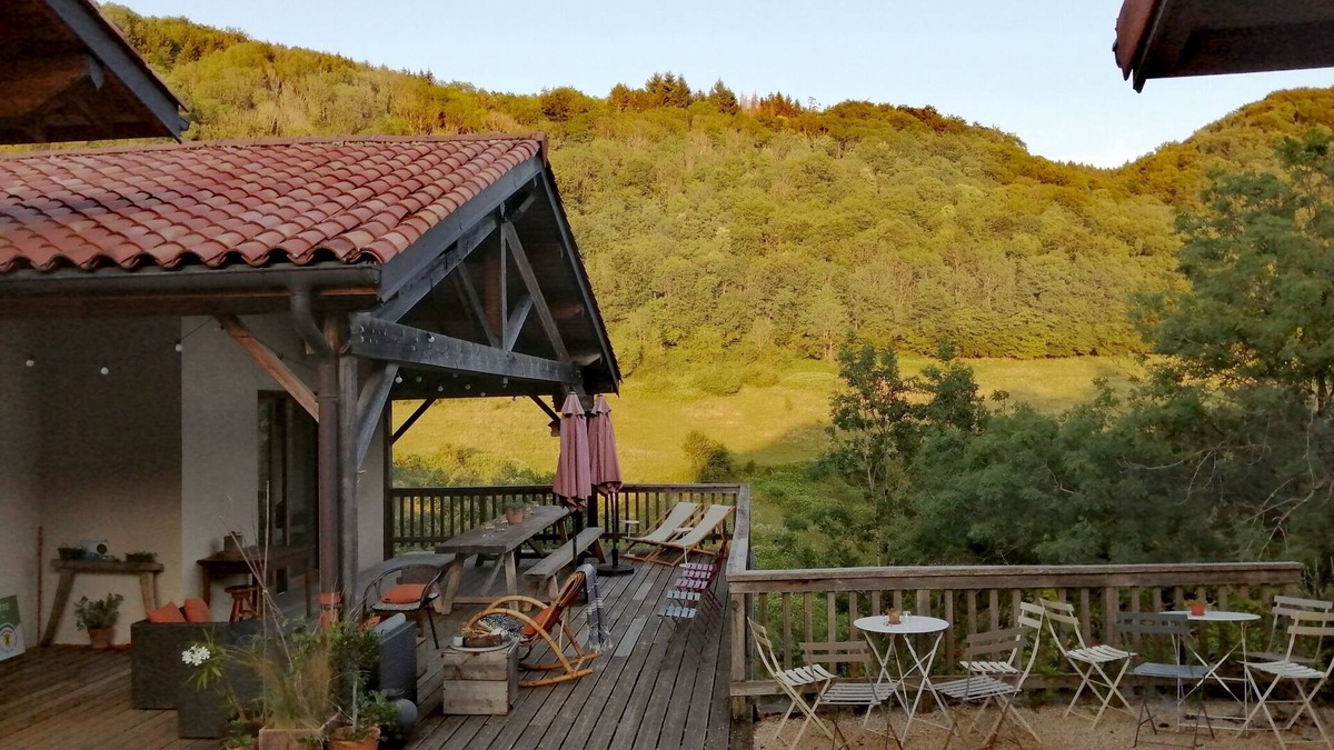 Amberieu-en-Bugey House | Warm and comfortable stone house at the foot of the trails