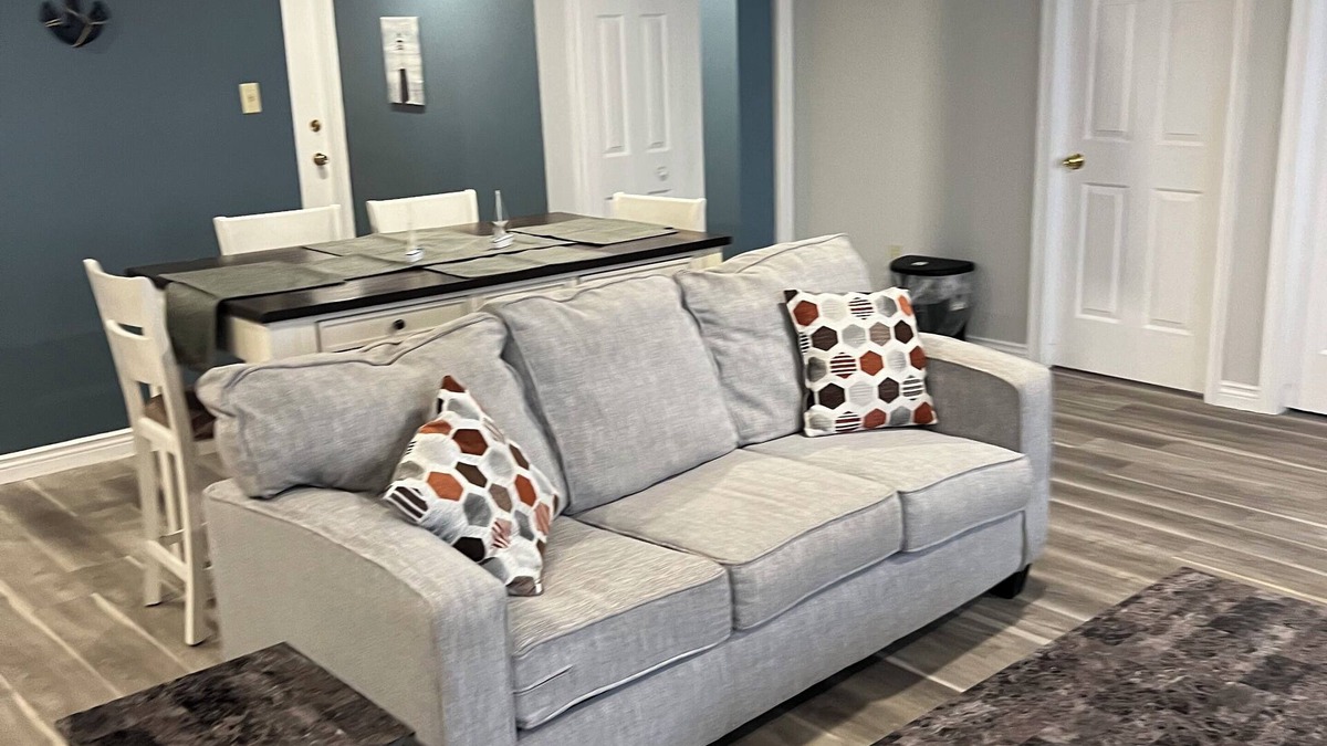 Parkdale Apartment | Warm and cool Nautical place