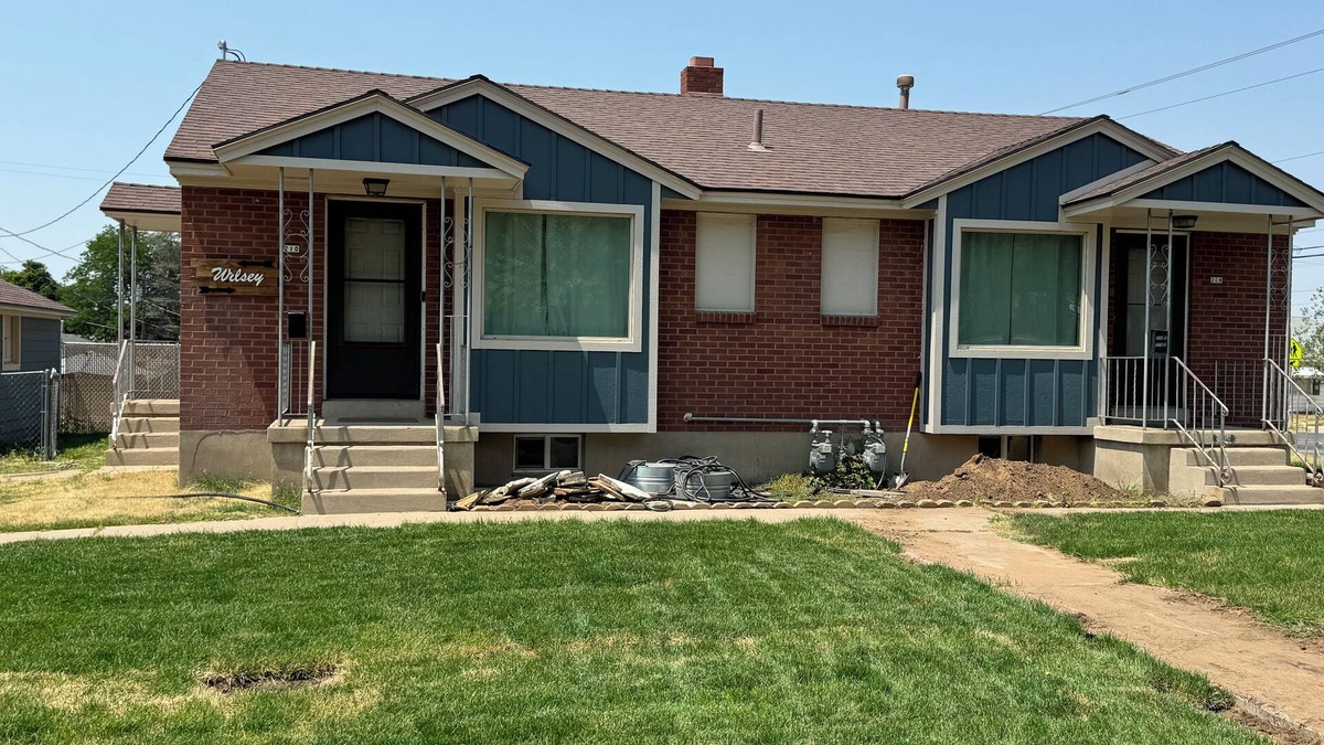 Clearfield House | Warm and friendly house in Clearfield with AC, WiFi, 2 king beds, 2 bathrooms