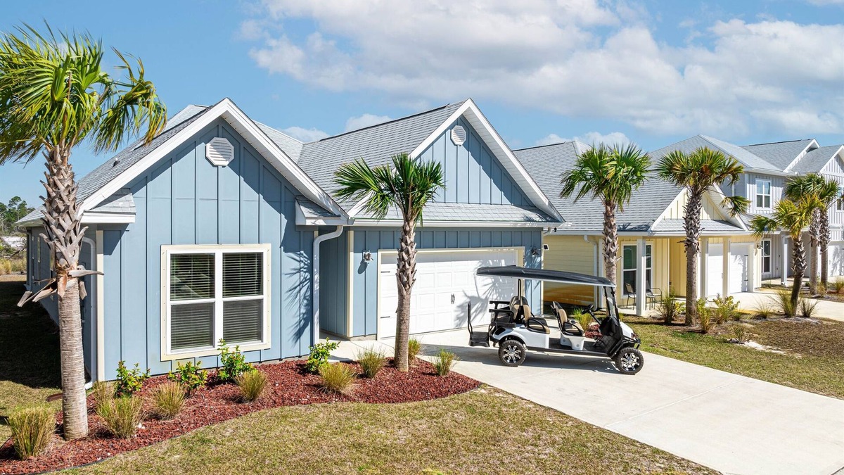 Port St. Joe House | Warm and fun fall getaway! 4BR/3BA l In-Law Suite l 2 Pools | Beach l Golf Cart