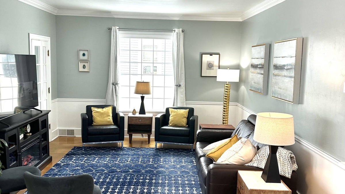 Kellogg House | Warm, friendly, Mountain View’s, 5gig, Restaurants, Covered porch/fire table