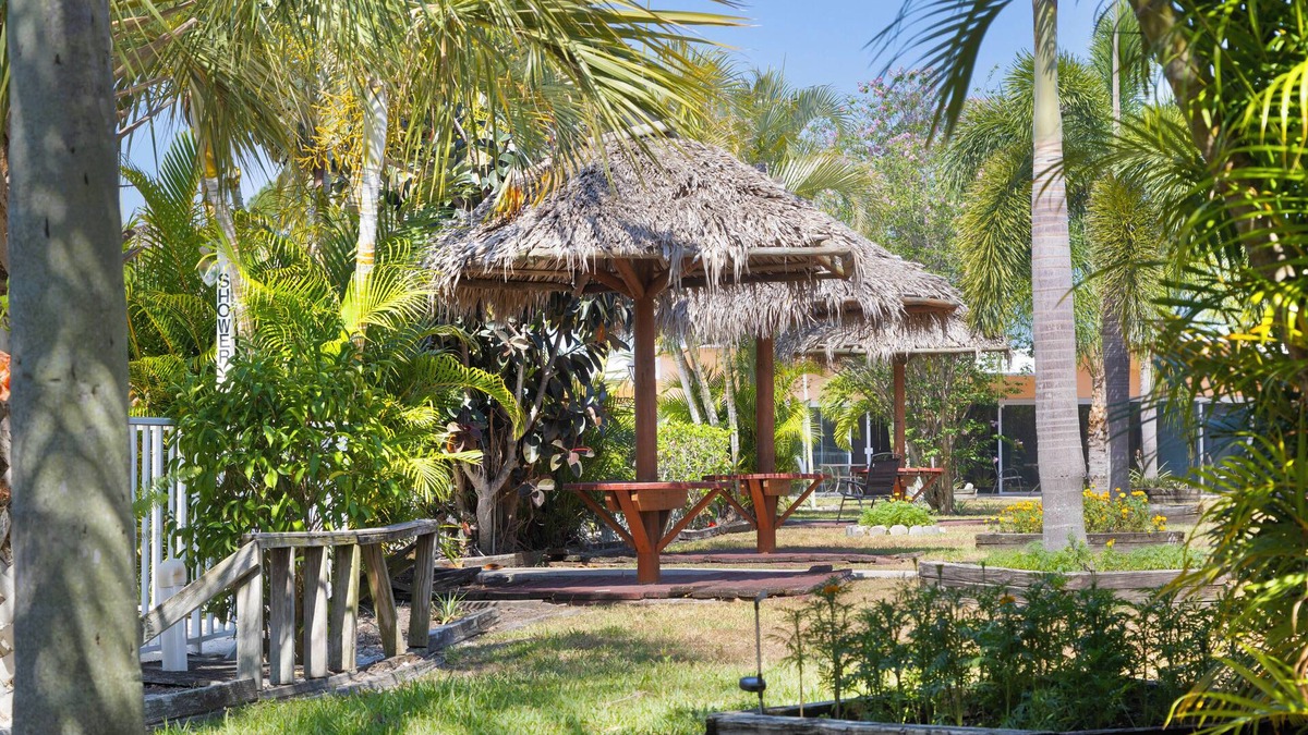 Warm Mineral Springs Hotel | Warm Mineral Springs Motel