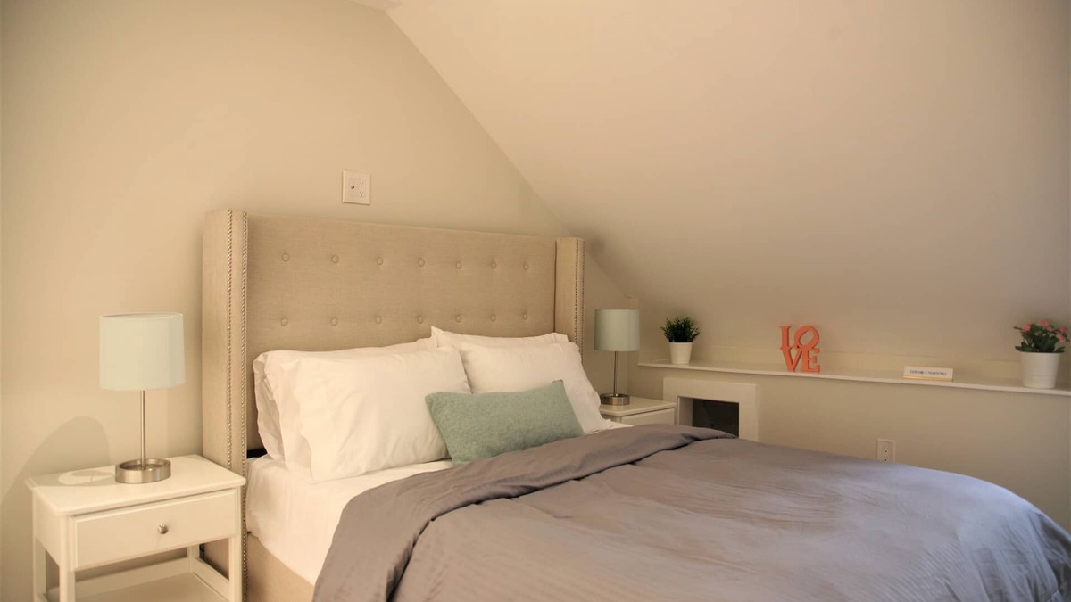 Midtown Village Apartment | Warm & Unique - Amazing Downtown Location - 2 Queen Beds - Disney+ Included