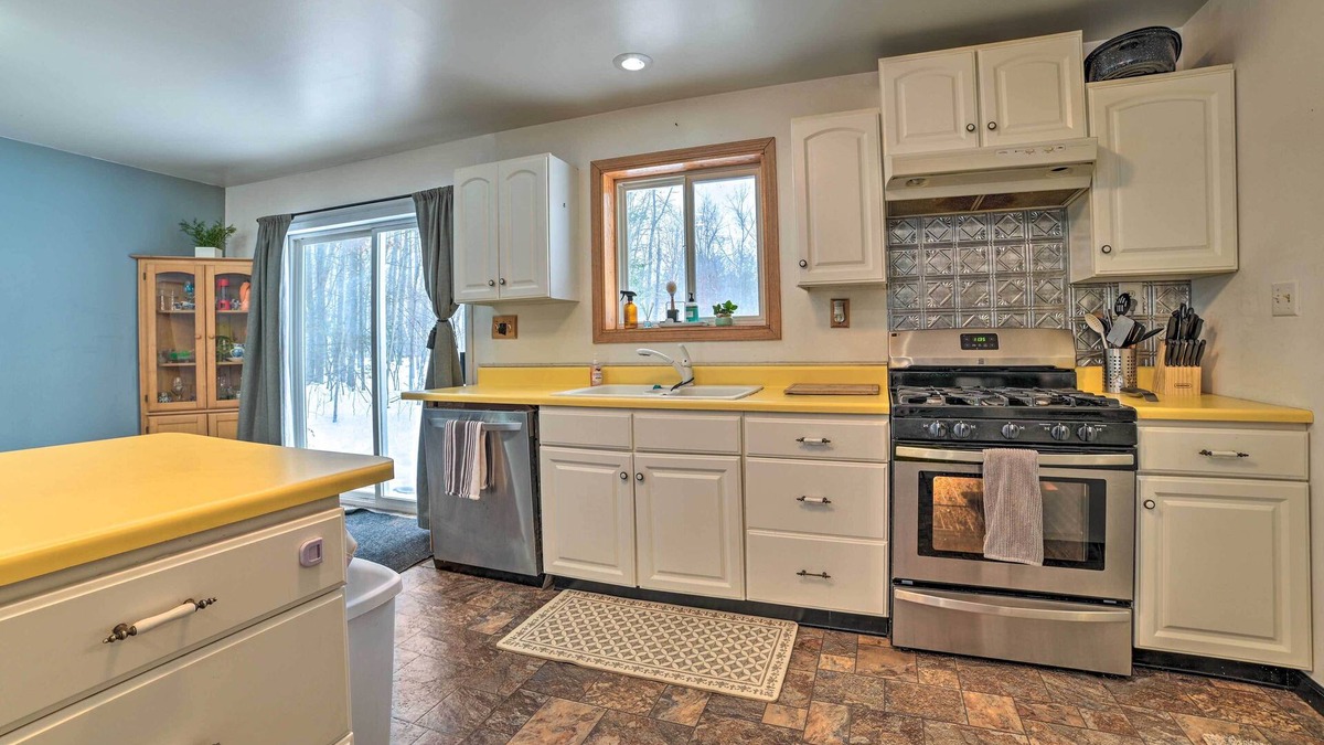 South Branch House | Warm & Welcoming Family Home Near Jose Lake!