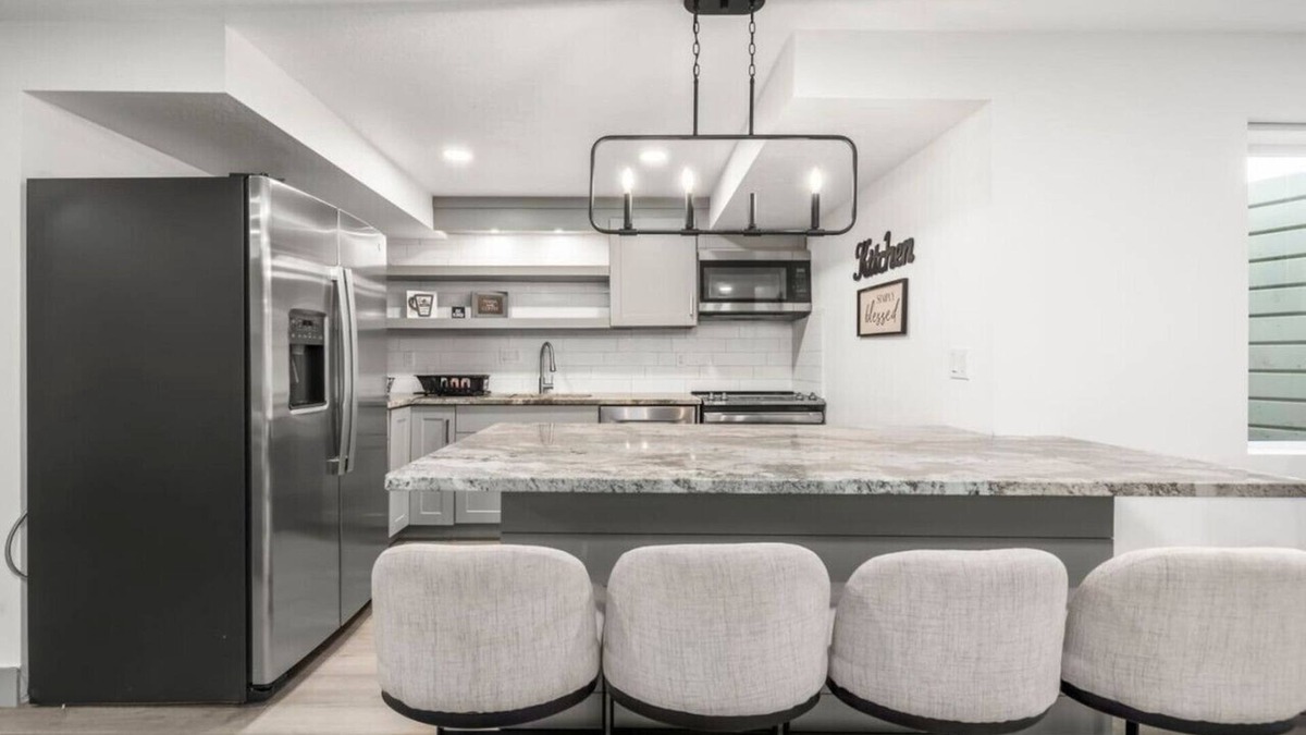 Saratoga Springs Condo | Wasatch Oasis | Patio | Kitchen