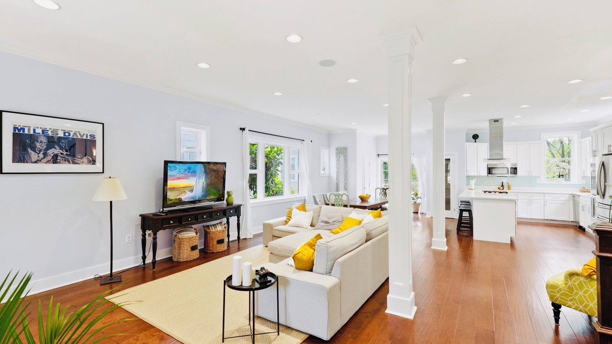 Takoma House | Washington DC Retreat! Elegant, Sunlit, Renovated Open-Plan Home