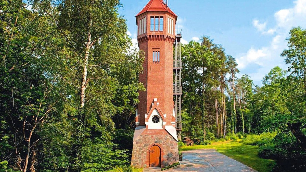 Kuchelmiss House | Wasserturm in Kuchelmiß