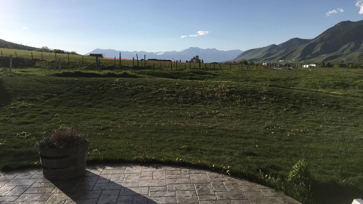 Hoback Junction House | Watch the eclipse from beautiful Jackson Hole, Wyoming