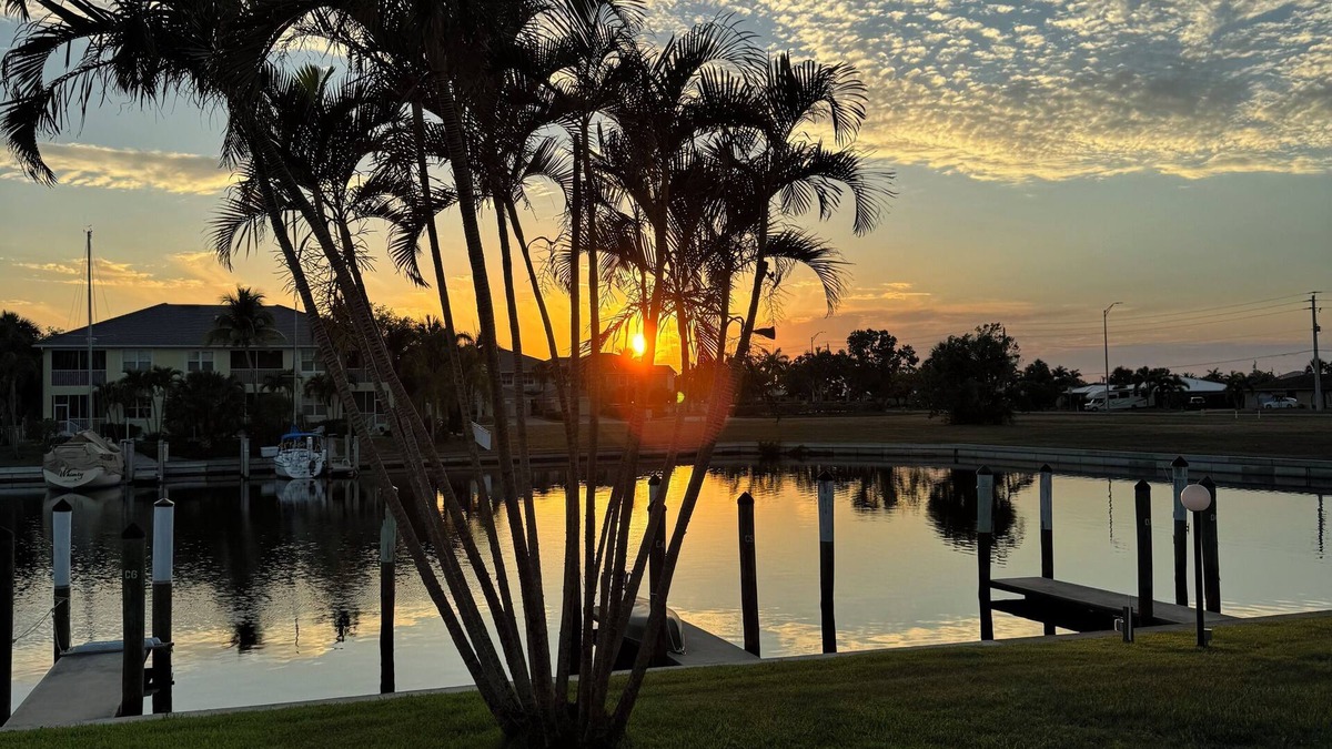 Punta Gorda Condo | Water front main floor condo on the canals of Punta Gorda Isles