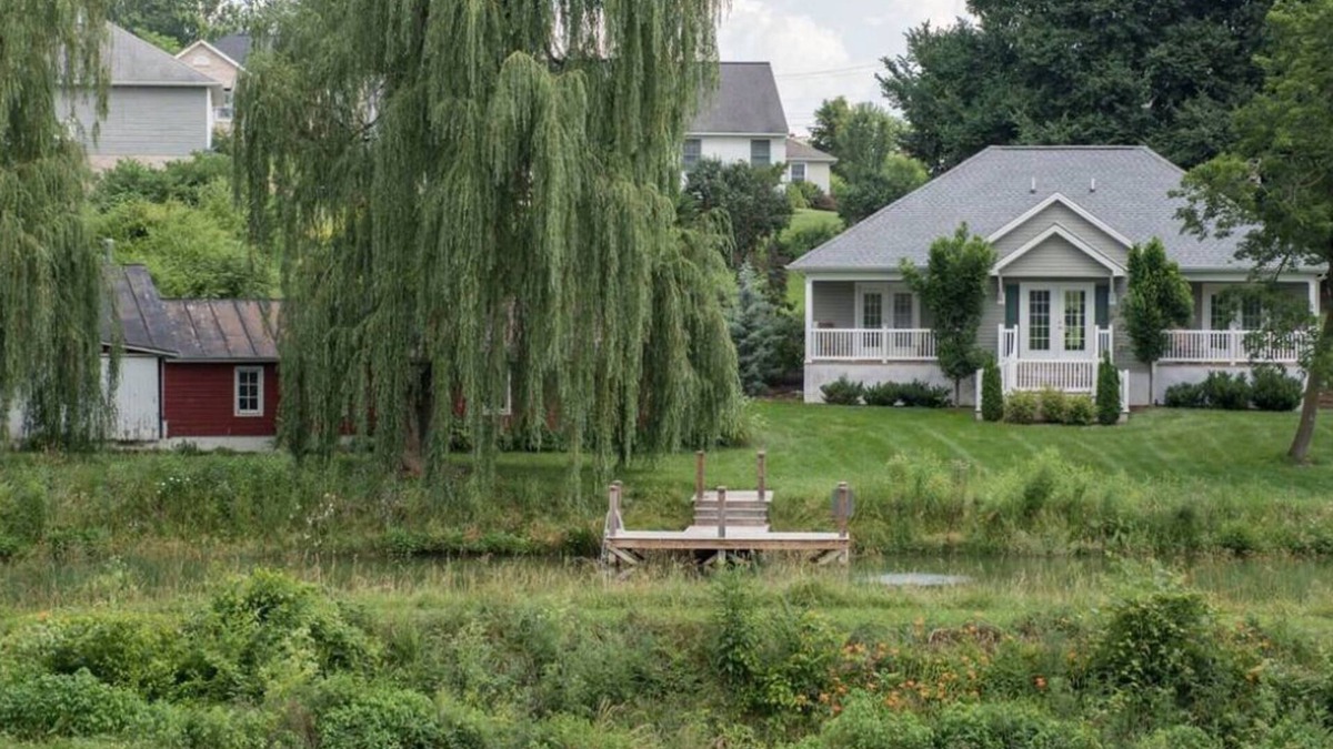 Harrisonburg Apartment | Water Lily Studio - By the Side Of the Road Inn and Cottages