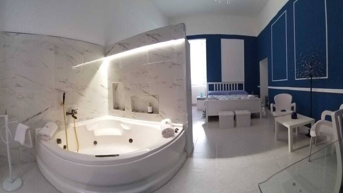 Campagna House | Water Room Suite