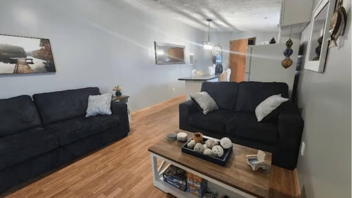 McArthur Apartment | Water's Edge Apartment