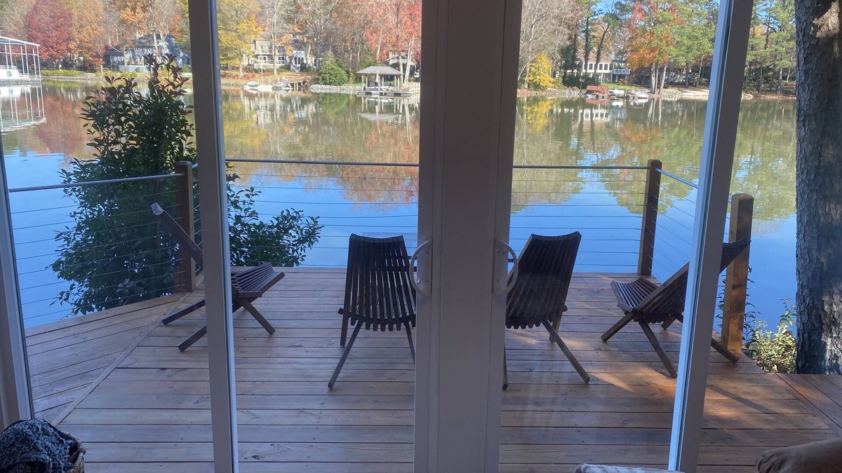 Lake Wylie Cottage | Water's Edge Lakefront Escape On Lake Wylie!